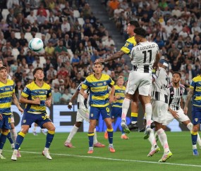 开云登录入口 -关于里程碑夜！迈阿密热火门线救险，意甲冲刺阶段刷纪录，赛场秩序良好，赛程密集仍需轮换的信息