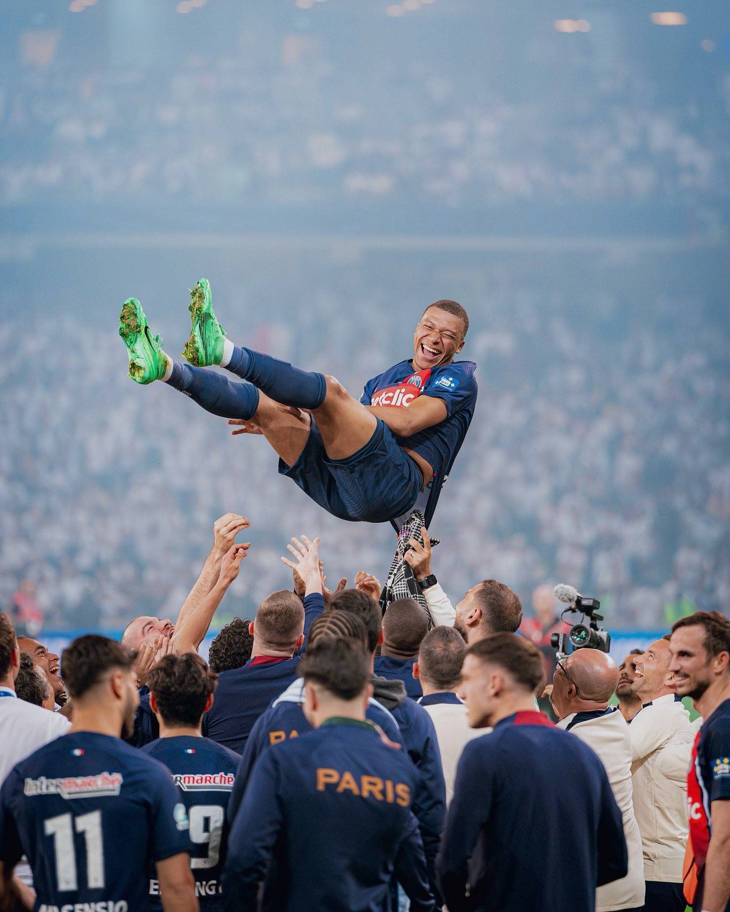 姆巴佩重返赛场，爆冷首场状态出色，巴黎圣日耳曼观众沸腾！的简单介绍