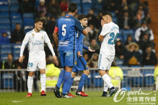 包含佛罗伦萨内部会议纪要流出：官宣日战术微调；国王杯使命明确；阵容厚度经受考验的词条