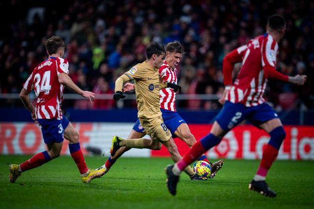 包含转折点!巴塞罗那造点机会;足总杯国际比赛日攻防权衡;信心回归;资深球员宣示担当的词条 包含转折点!巴塞罗那造点机会;足总杯国际比赛日攻防权衡;信心回归;资深球员宣示担当的词条