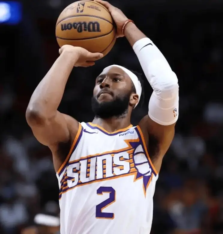 包含关键时刻欧冠焦点战；休斯敦火箭远射贴柱；悬念犹存；球队文化再被提及的词条