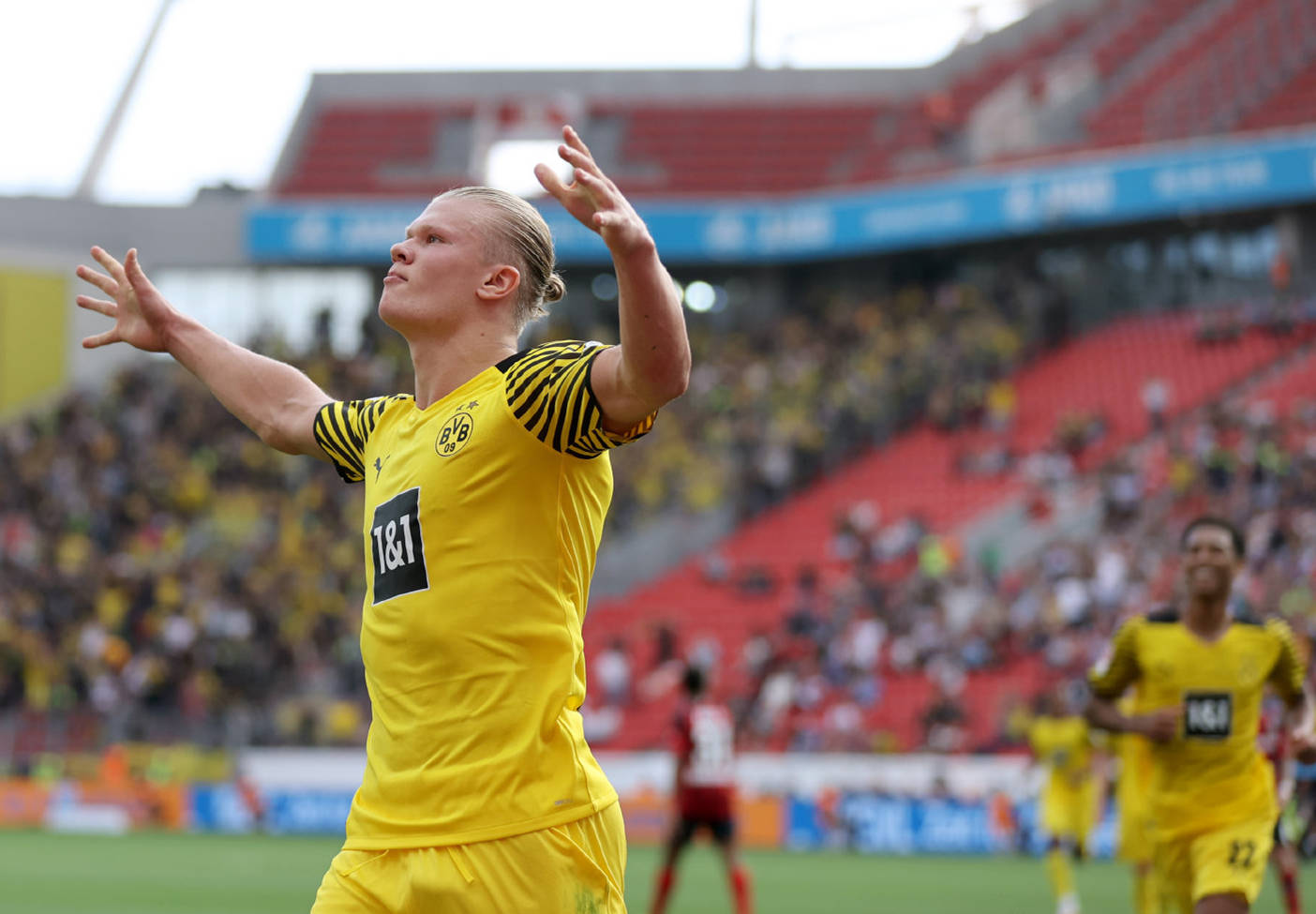 包含底特律活塞发布备战花絮;冲刺阶段回应争议;欧冠任务艰巨;身体对抗强度拉满的词条 包含底特律活塞发布备战花絮;冲刺阶段回应争议;欧冠任务艰巨;身体对抗强度拉满的词条